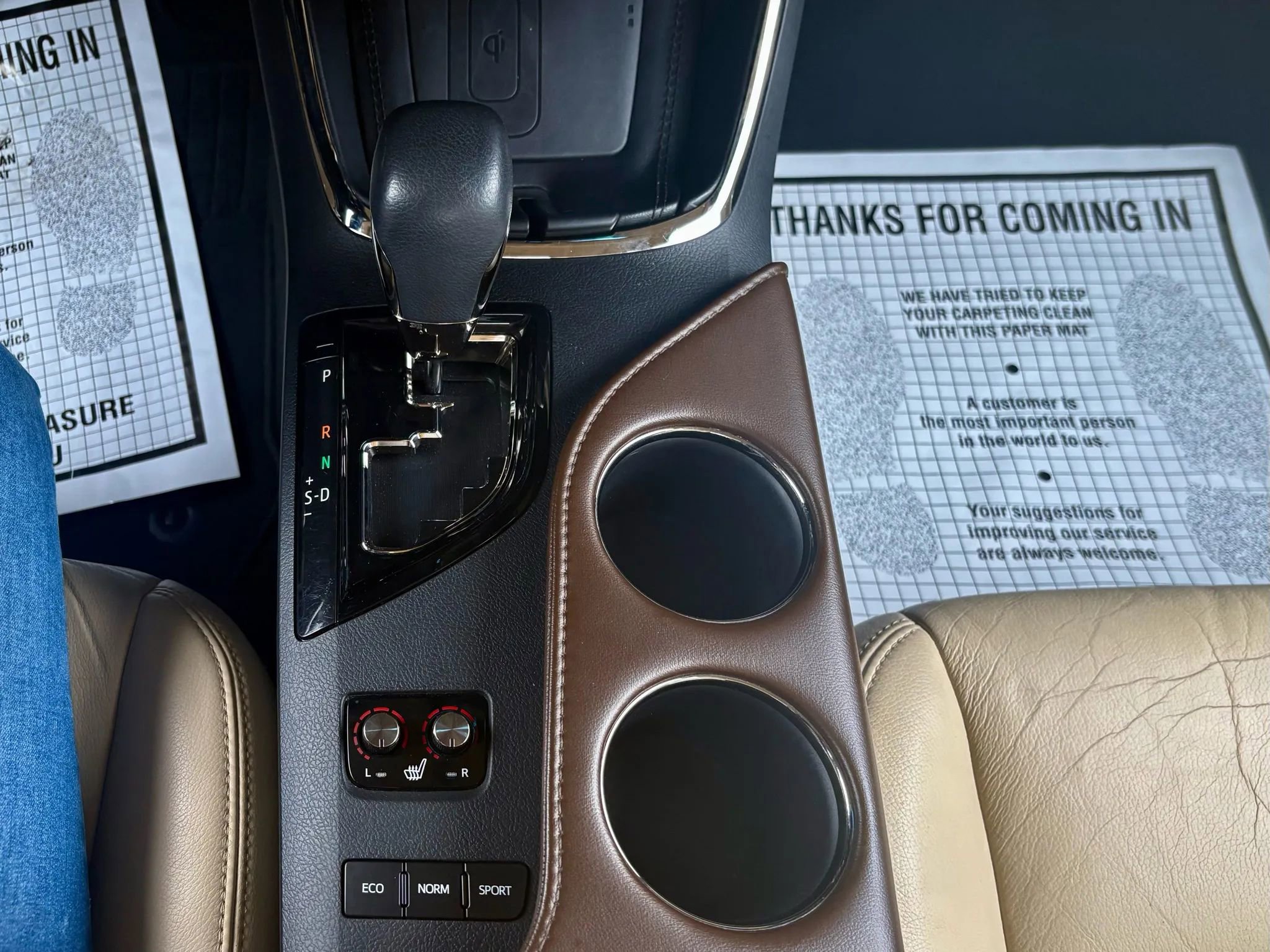 Used 2017 Toyota Avalon XLE Premium image 24