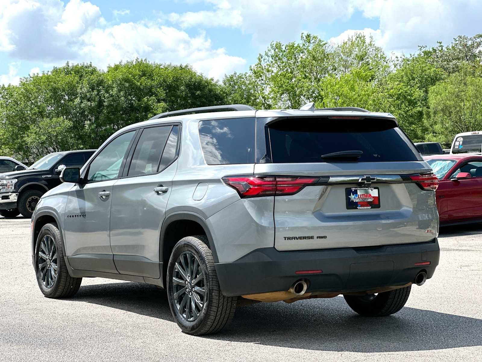 Used 2023 Chevrolet Traverse RS image 13