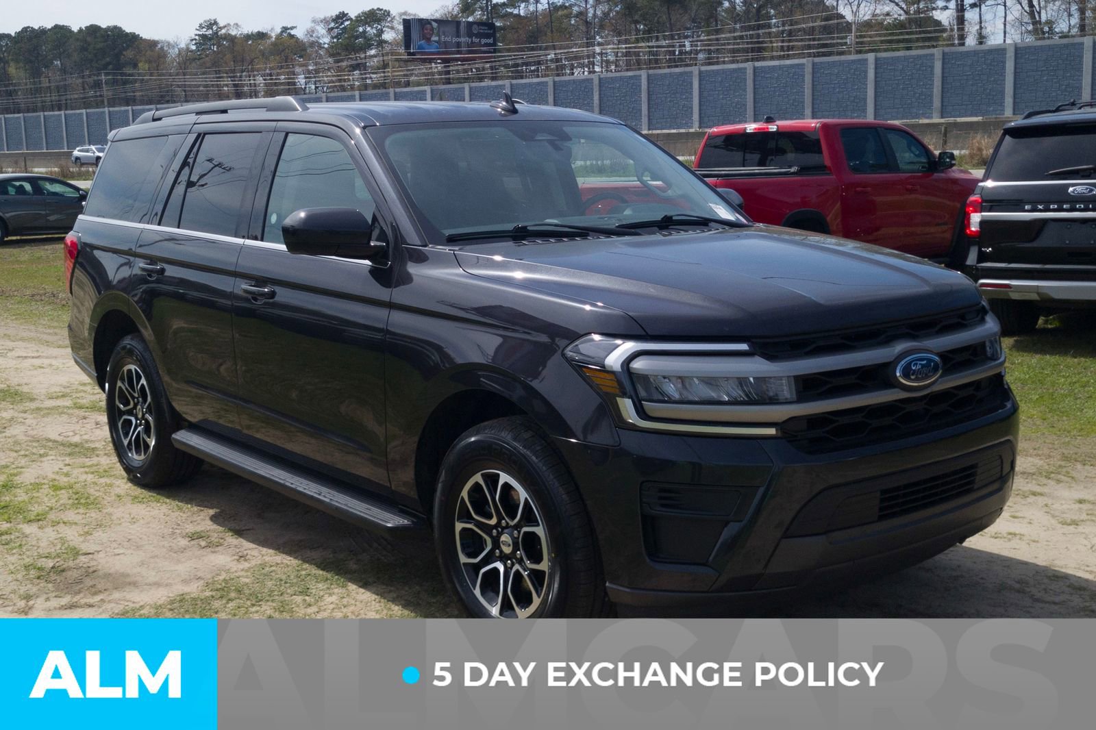 Used 2024 Ford Expedition XLT RWD image 4