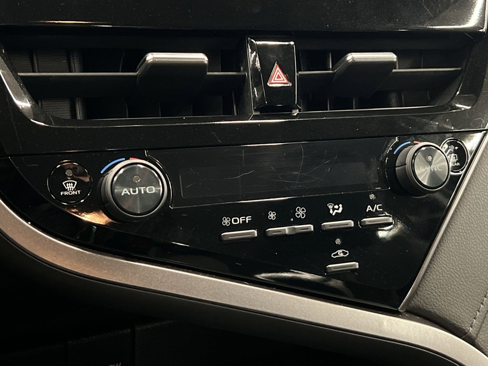 Used 2023 Toyota Camry LE image 17