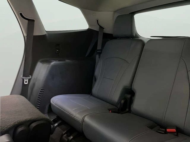 Used 2020 Buick Enclave Essence FWD image 41