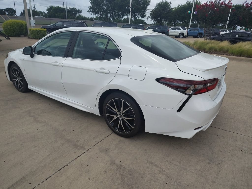Used 2023 Toyota Camry SE FWD image 7