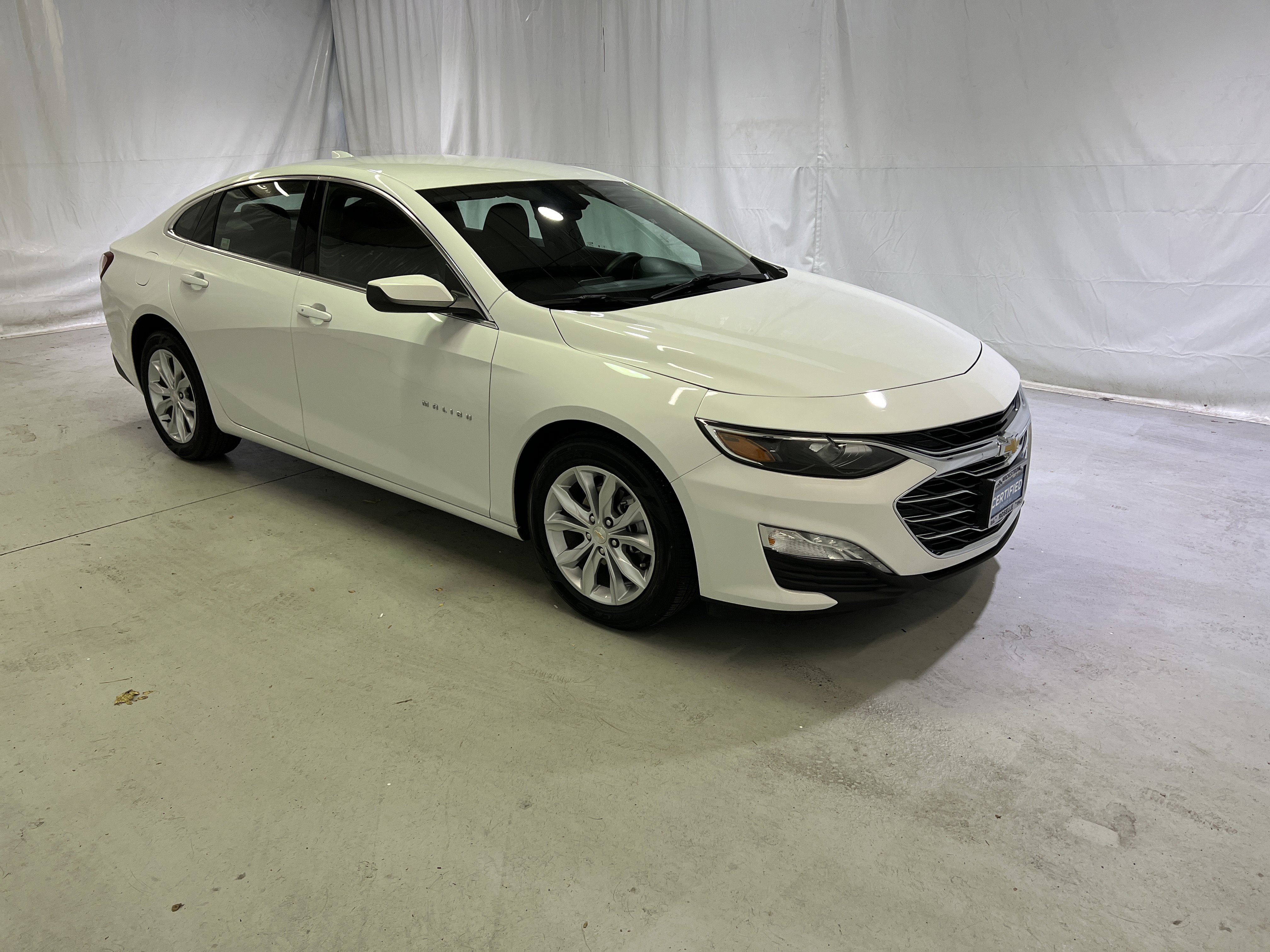 Used 2020 Chevrolet Malibu LT image 2