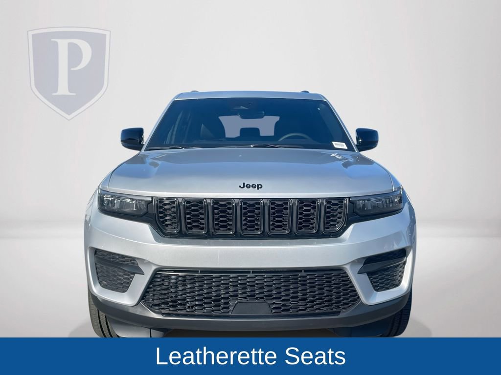 Certified 2025 Jeep Grand Cherokee Altitude image 4