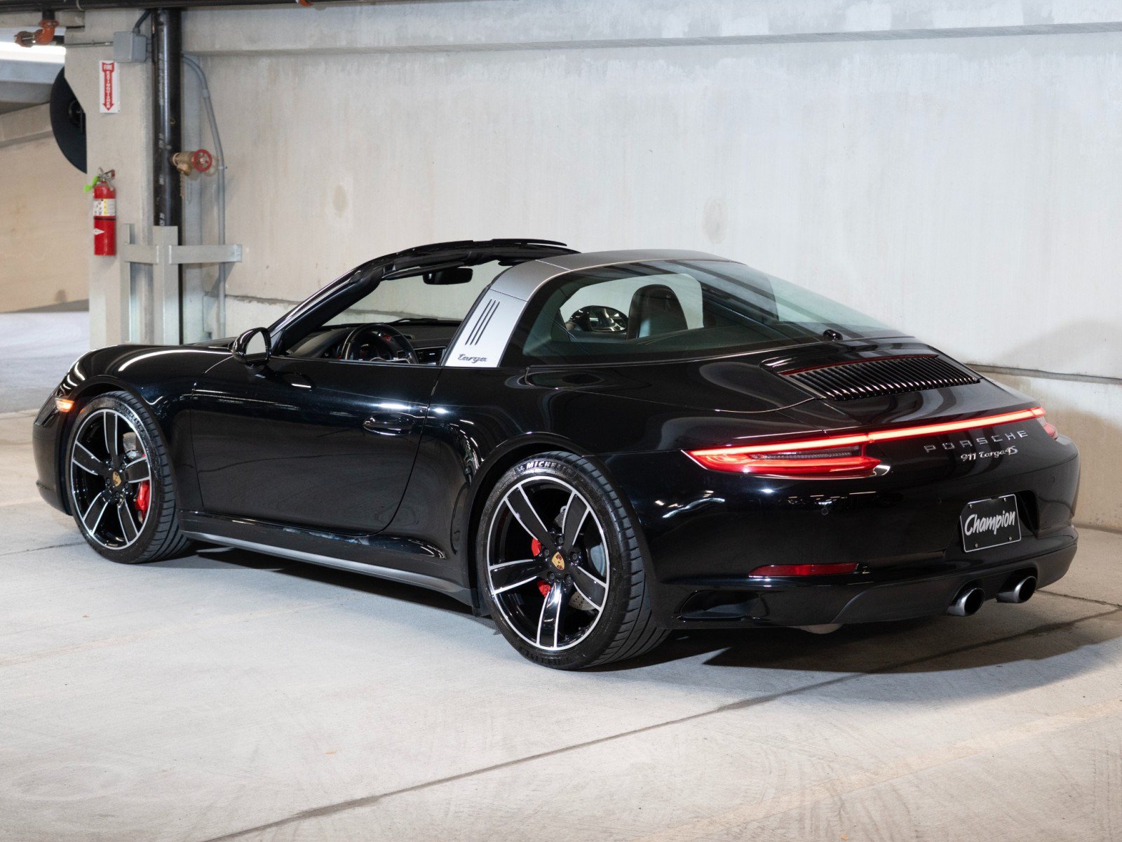 Certified 2019 Porsche 911 Targa 4S AWD/4WD image 3