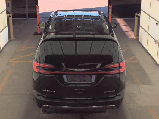 Used 2021 Chrysler Pacifica Touring-L image 5