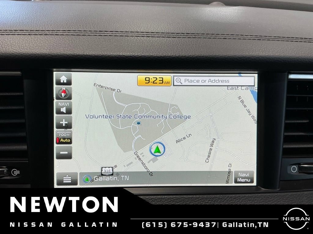 Used 2018 Kia Cadenza Premium w/ Luxury Package FWD image 9