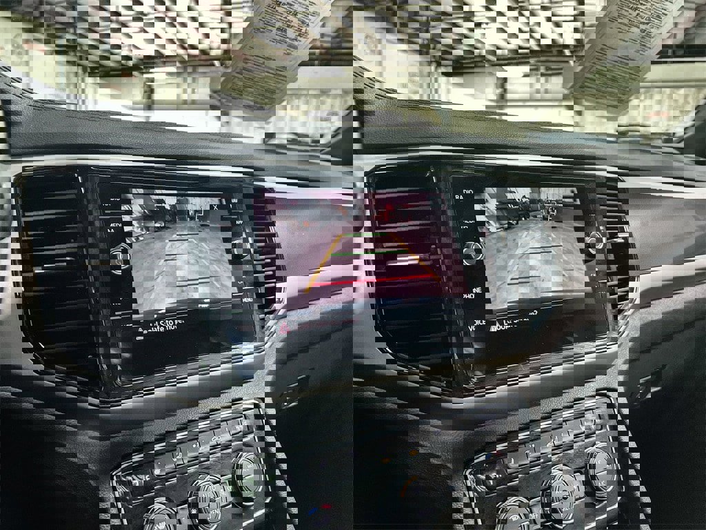 Used 2022 Volkswagen Atlas Cross Sport SEL R-Line image 33