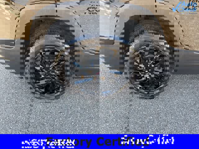 Certified 2024 GMC Terrain SLE w/ Driver Convenience Package image 9