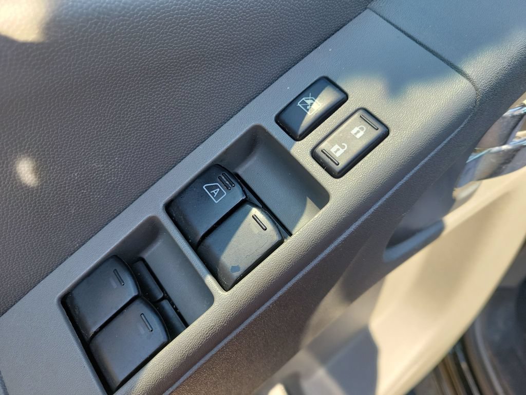 Used 2021 Nissan Frontier SV w/ Midnight Edition Floor Mats RWD image 14