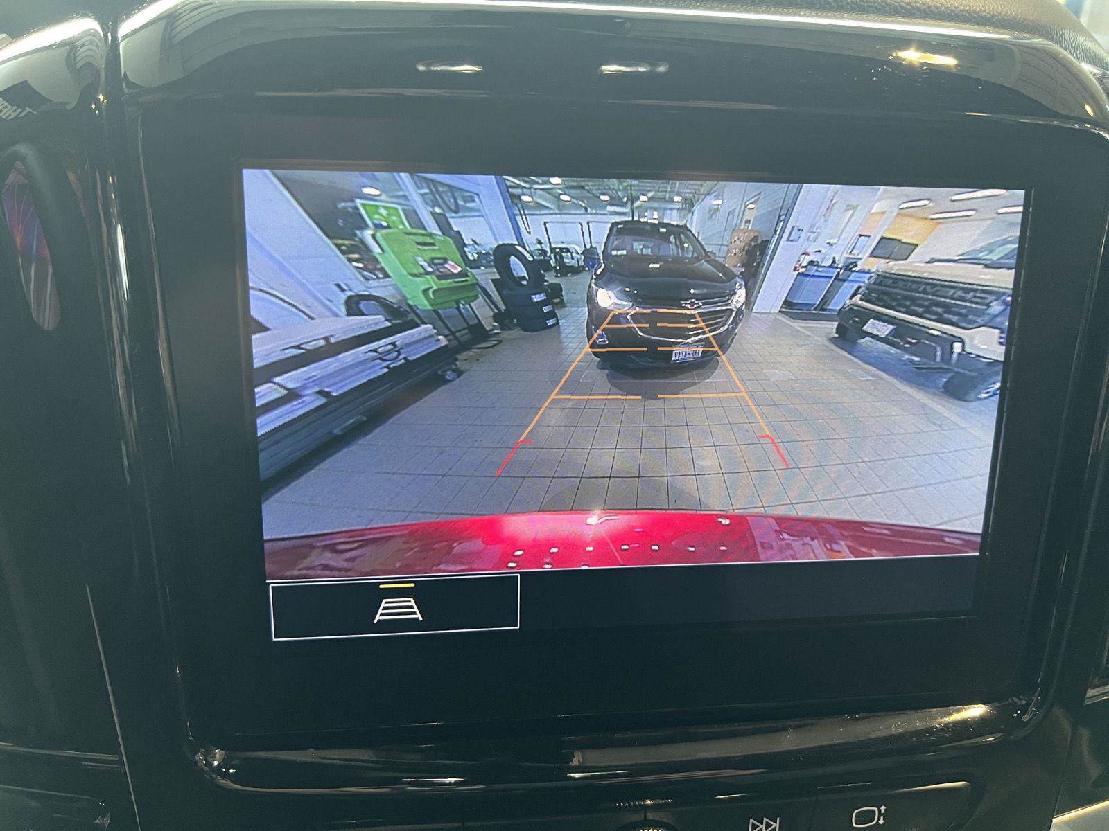 Used 2023 Chevrolet Traverse LT AWD/4WD image 21