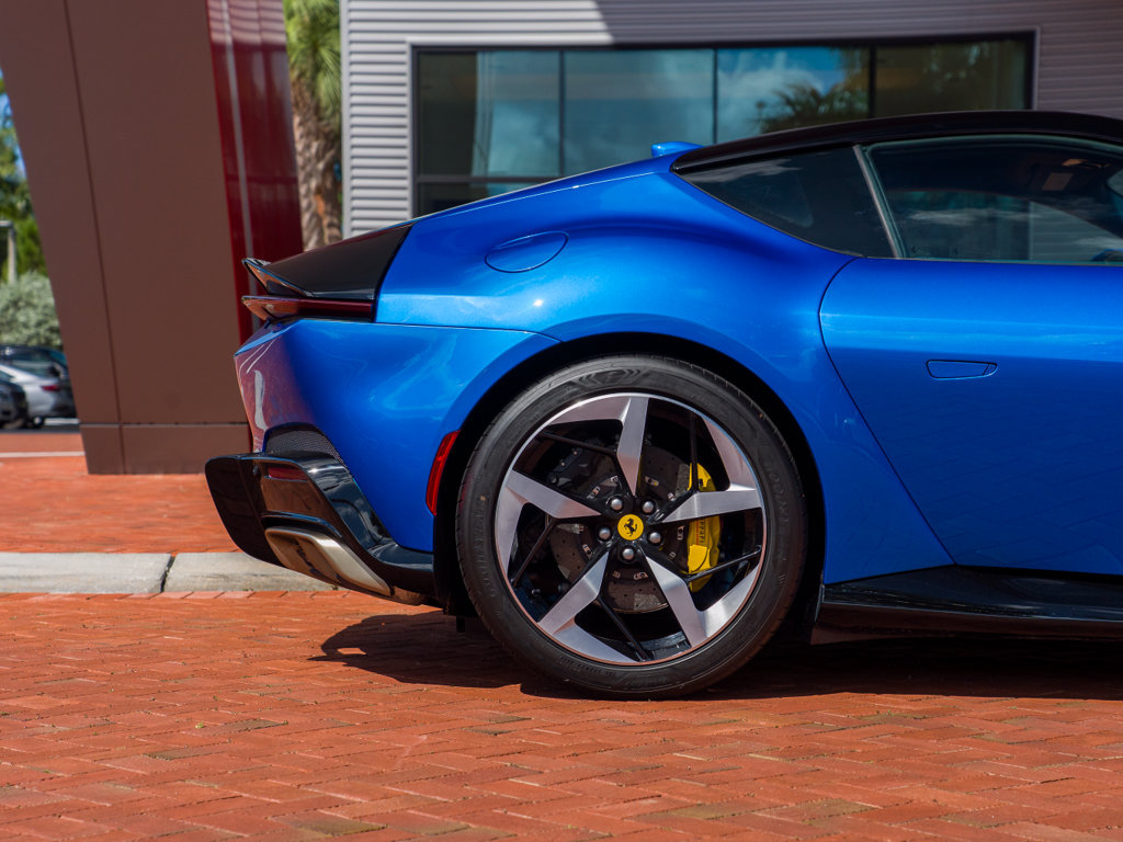 Certified 2025 Ferrari 12Cilindri RWD image 24