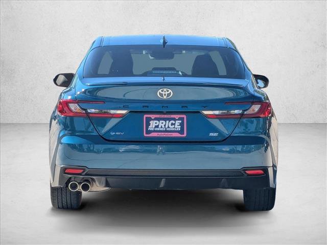 Used 2025 Toyota Camry SE image 6
