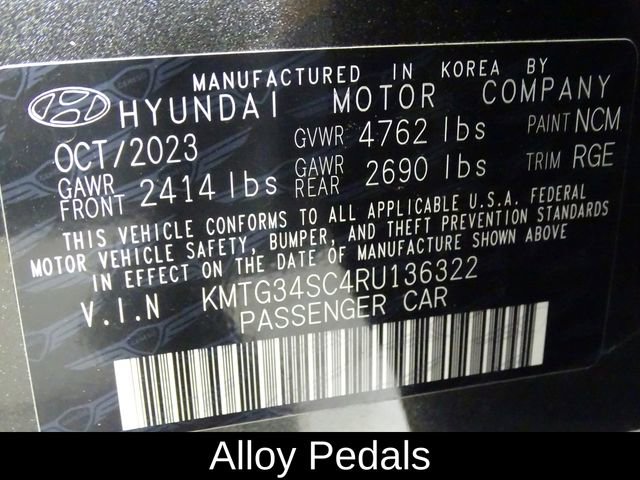 Used 2024 Genesis G70 2.5T w/ Sport Prestige Package image 24