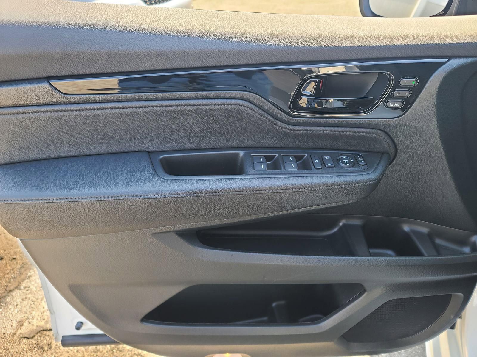 Used 2023 Honda Odyssey Touring image 9