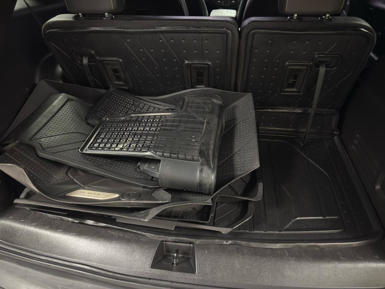 Used 2022 Chevrolet Traverse LT w/ LPO, Floor Liner Package AWD/4WD image 38