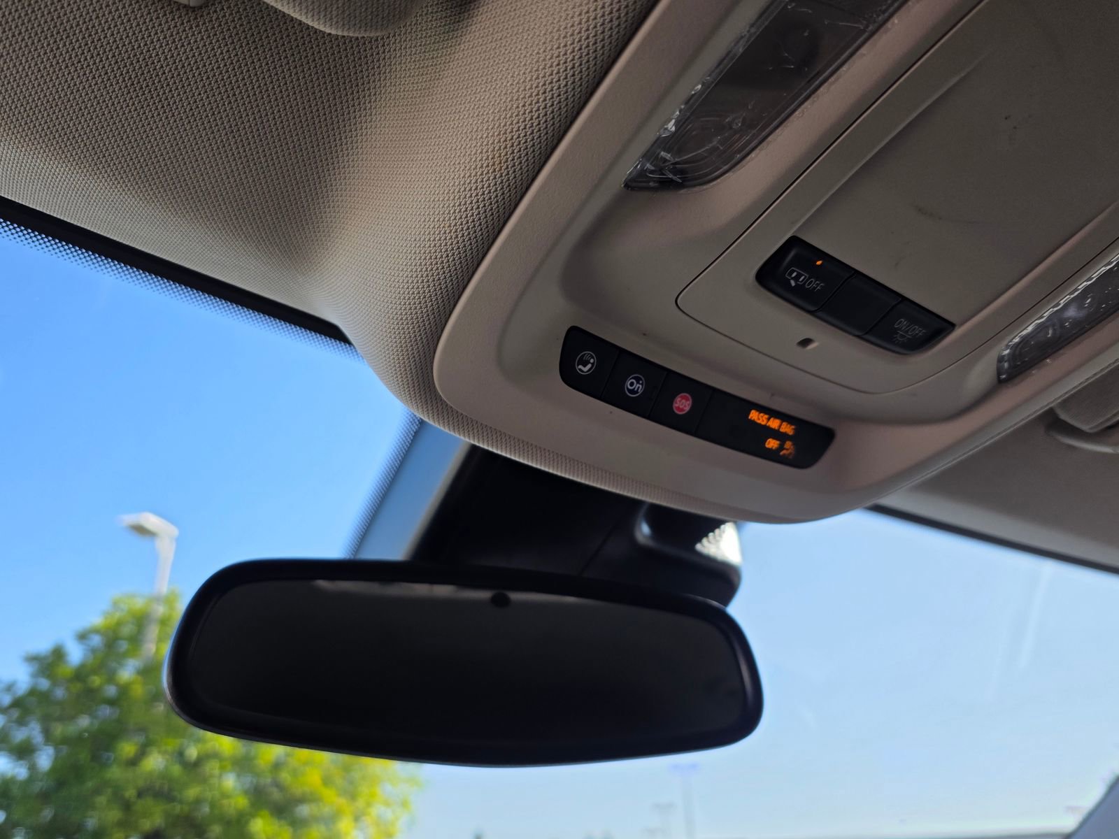 Used 2023 Buick Envision Essence image 33