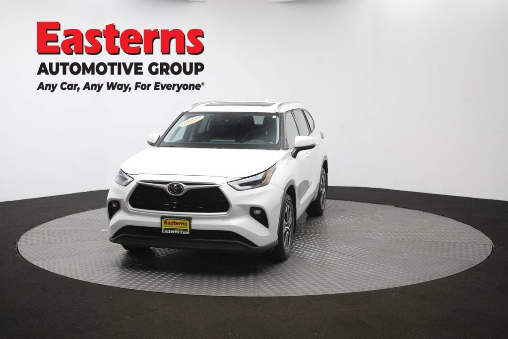 Used 2021 Toyota Highlander XLE AWD/4WD image 55