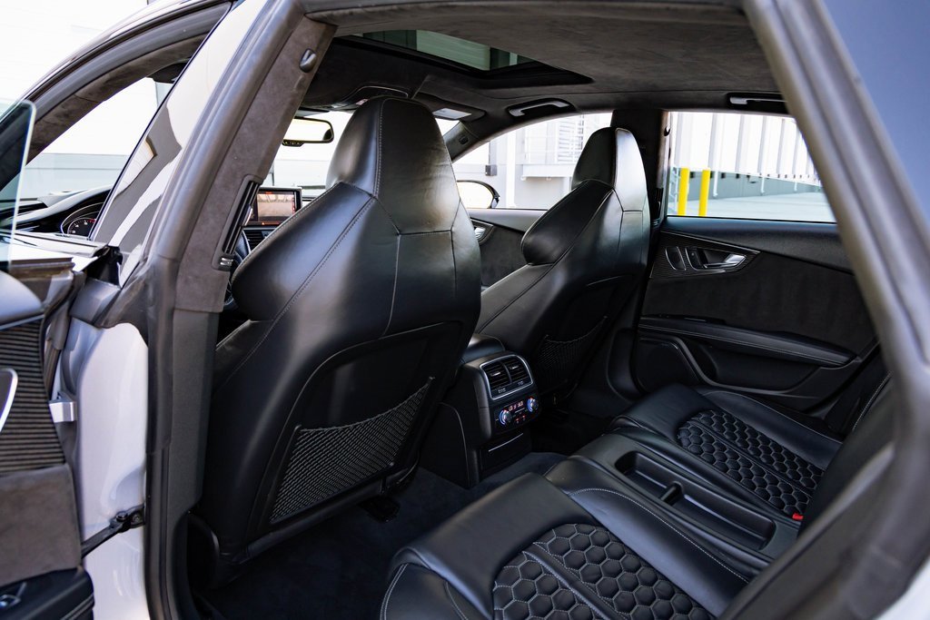 Used 2017 Audi RS 7 Prestige w/ Carbon-Optic Package image 31