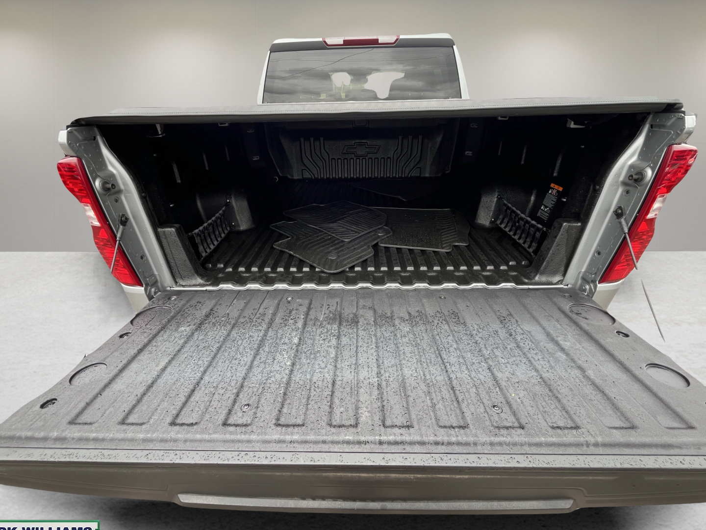 Used 2024 Chevrolet Silverado 1500 LT AWD/4WD image 34