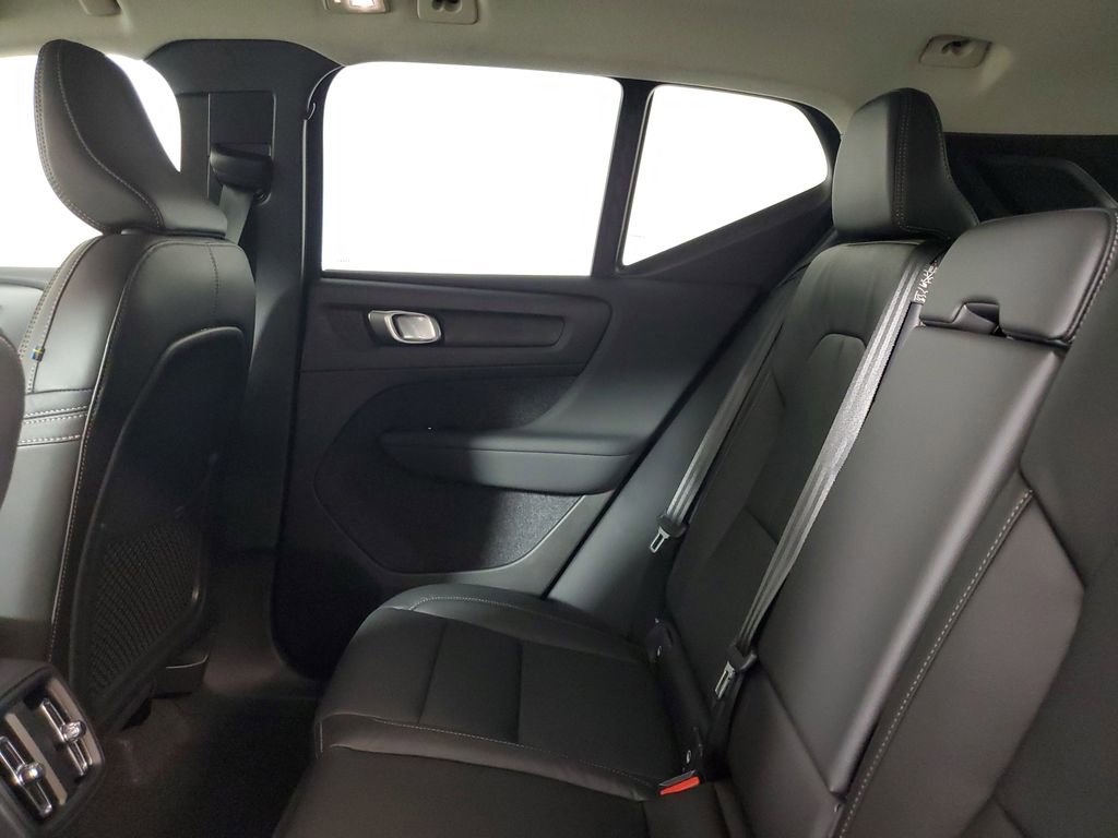 New 2026 Volvo XC40 B5 Core image 12