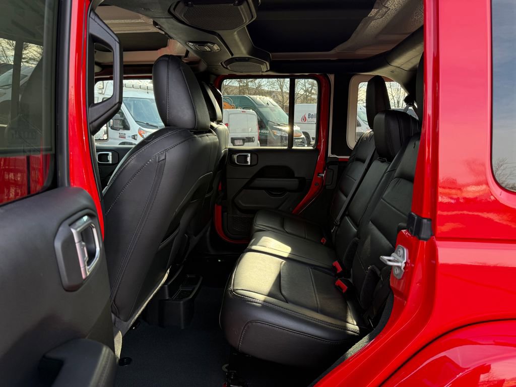 Used 2022 Jeep Wrangler Unlimited Sahara image 20