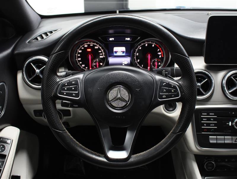 Used 2018 Mercedes-Benz CLA 250 image 14