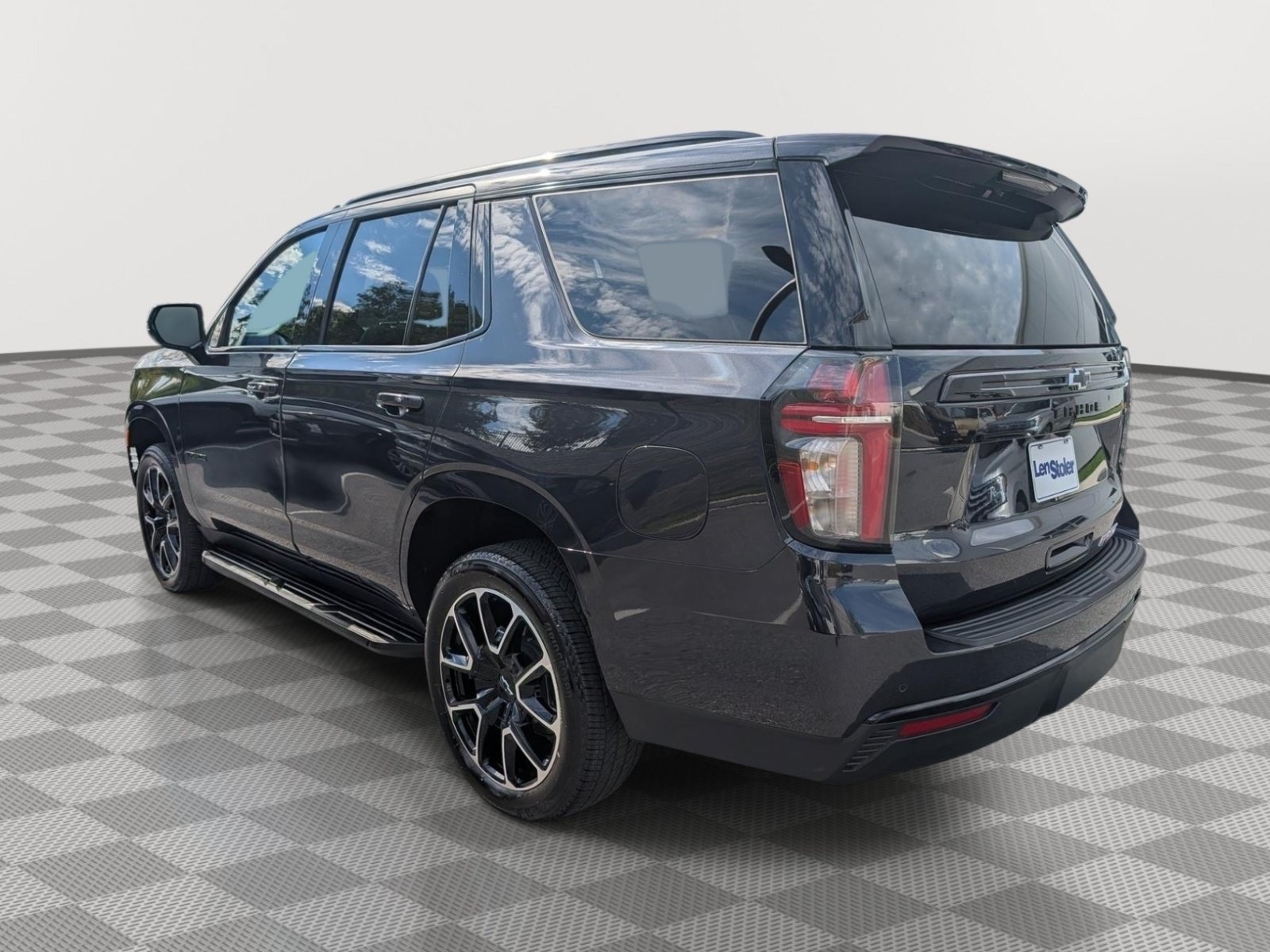 Used 2024 Chevrolet Tahoe RST w/ Luxury Package AWD/4WD image 3