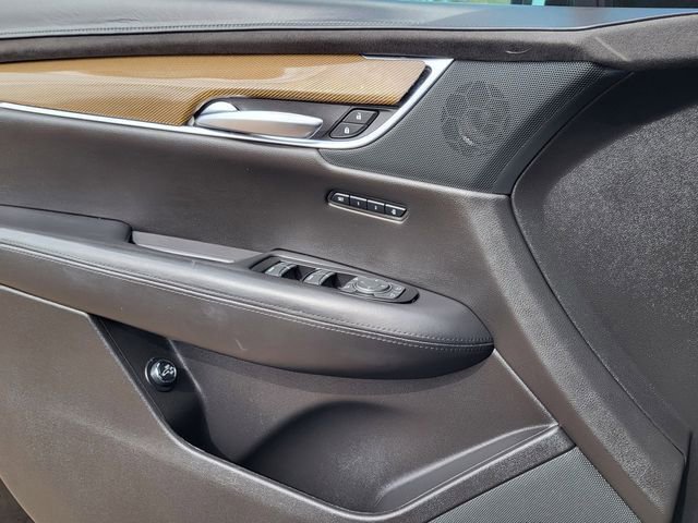 Used 2019 Cadillac XT5 Platinum AWD/4WD image 13
