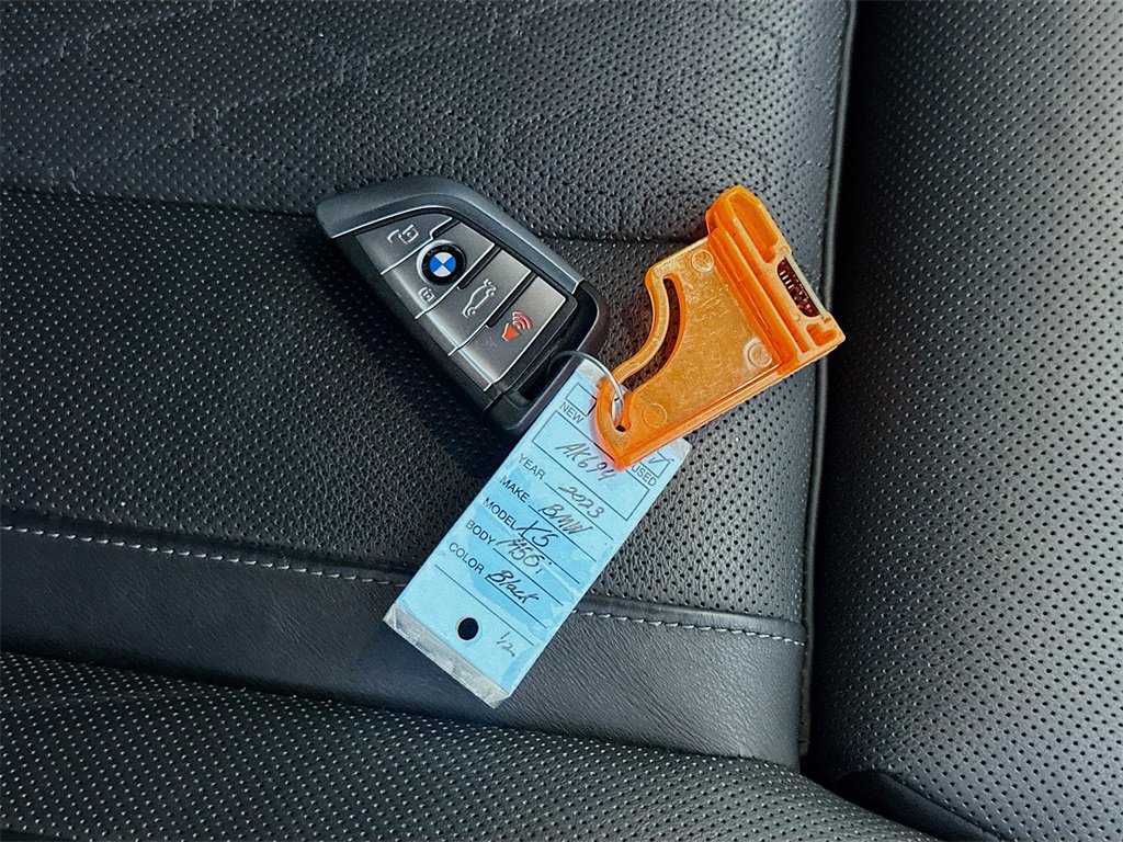 Used 2023 BMW X5 M50i w/ Executive Package image 38