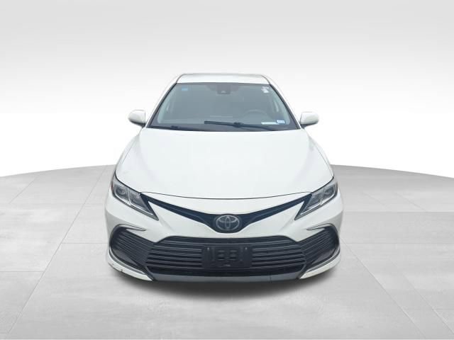 Used 2021 Toyota Camry LE image 7