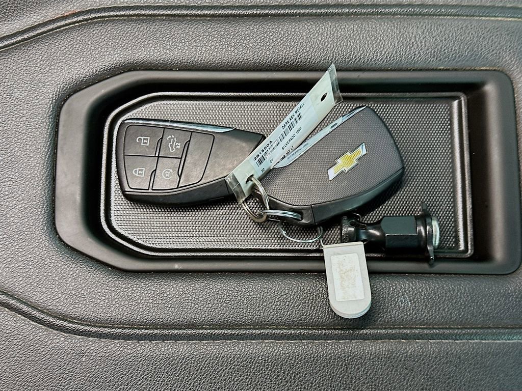 Used 2022 Chevrolet Silverado 1500 LT Trail Boss w/ Convenience Package II AWD/4WD image 35