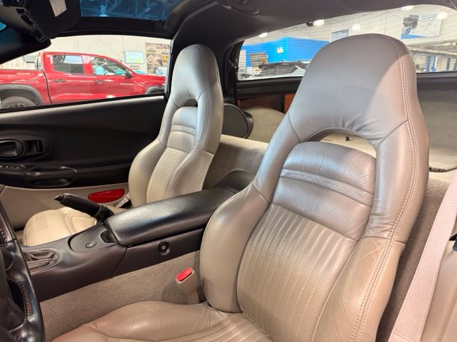 Used 1997 Chevrolet Corvette Coupe w/ Memory Pkg RWD image 7