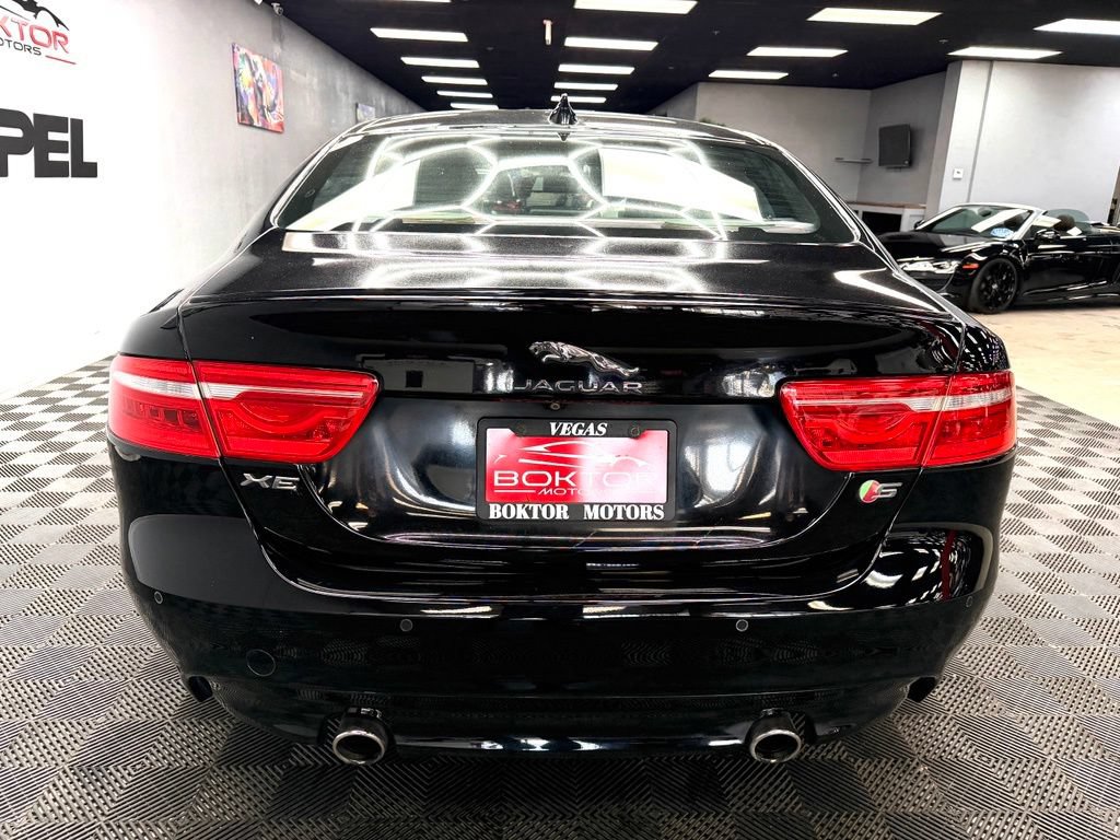 Used 2018 Jaguar XE S RWD image 12