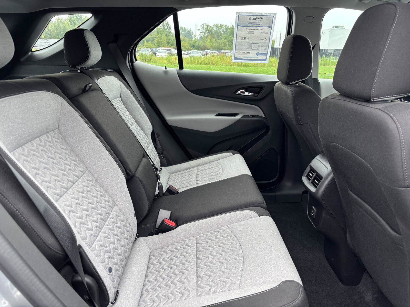 Used 2024 Chevrolet Equinox LS AWD/4WD image 32