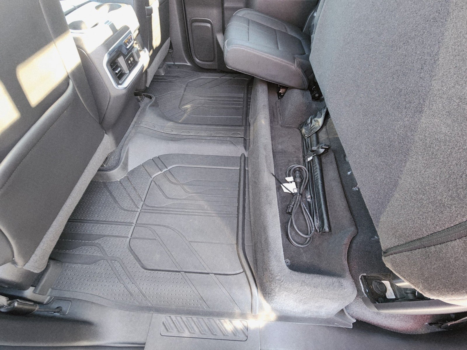 Used 2021 Chevrolet Silverado 1500 High Country w/ Technology Package AWD/4WD image 31