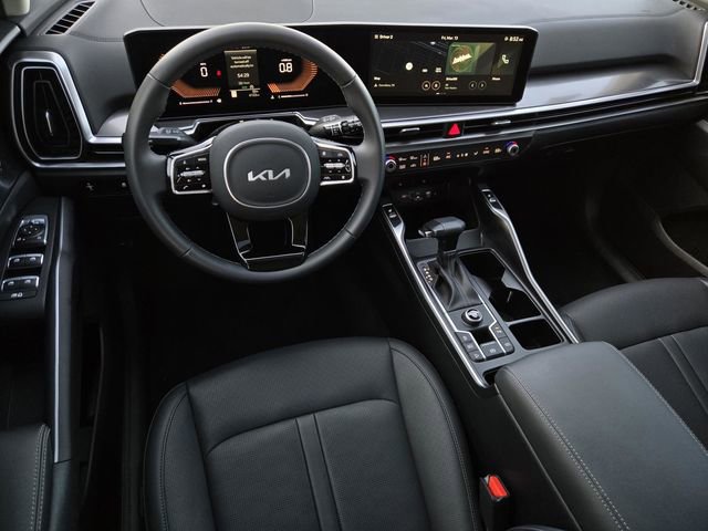 Certified 2025 Kia Sorento S w/ Panoramic Sunroof Package image 18
