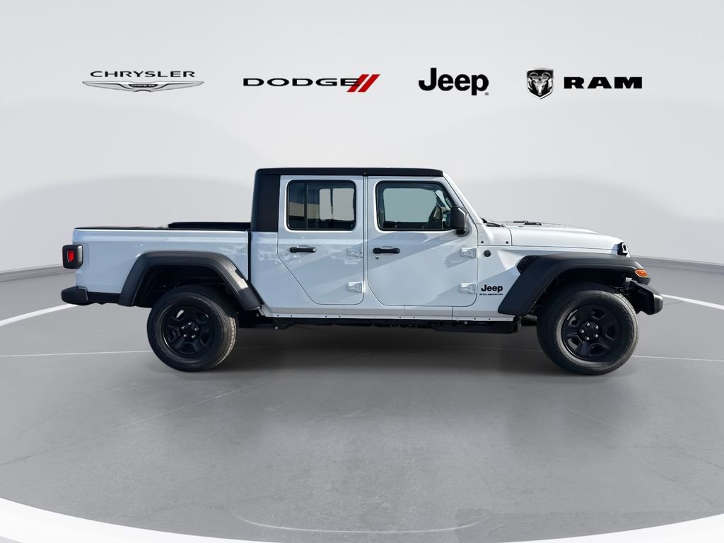 New 2026 Jeep Gladiator Sport AWD/4WD image 2