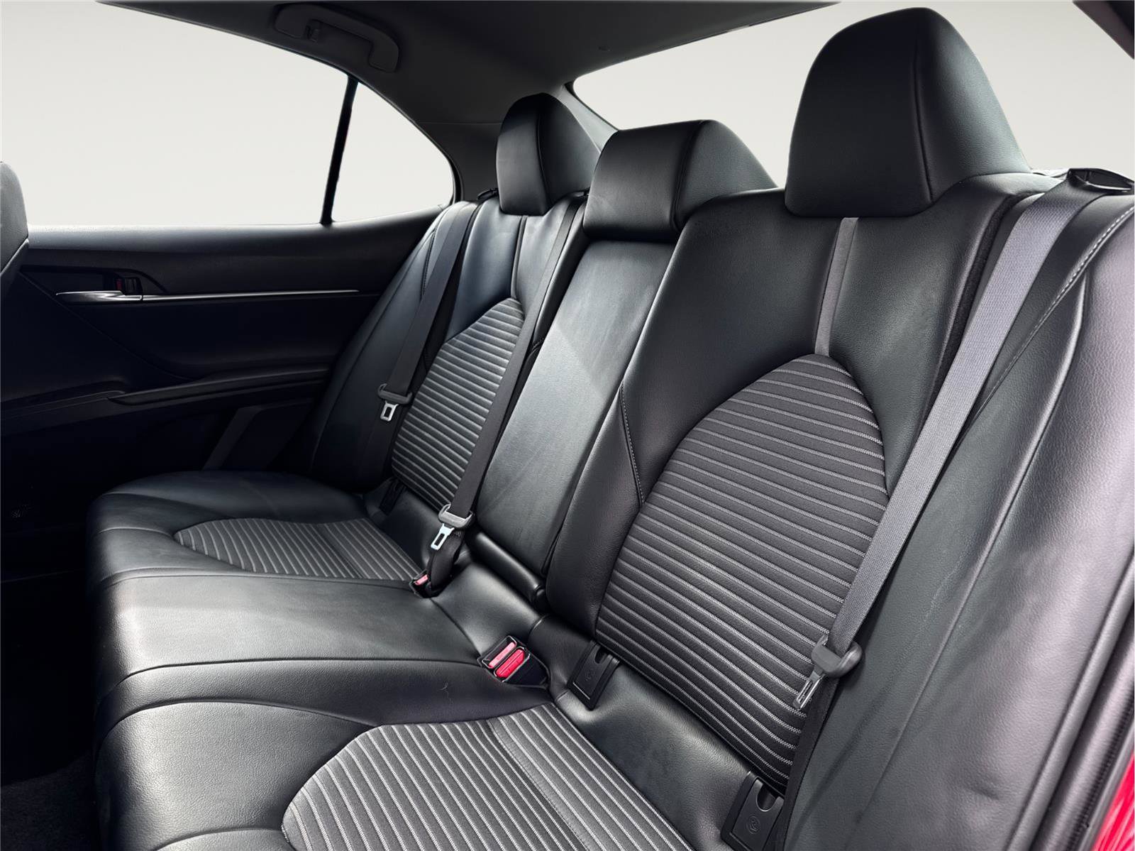 Used 2022 Toyota Camry SE w/ Audio Upgrade Package image 22