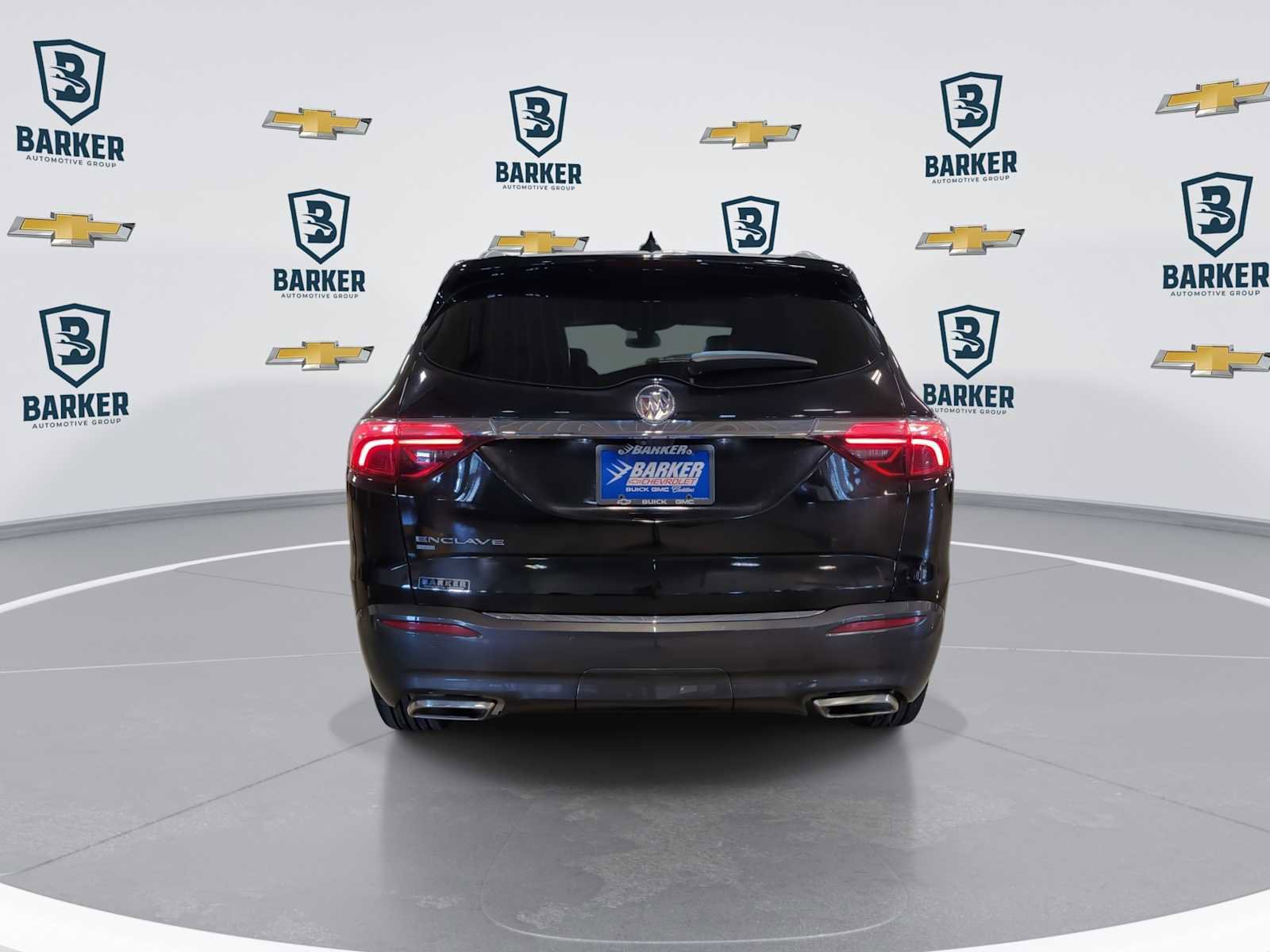 Used 2024 Buick Enclave Premium AWD/4WD image 7