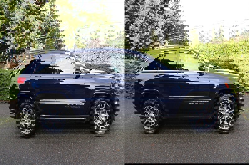 Used 2018 Jeep Grand Cherokee Limited image 13