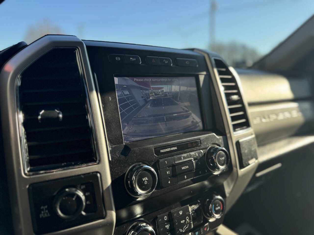 Used 2019 Ford F250 Lariat w/ Lariat Ultimate Package image 29