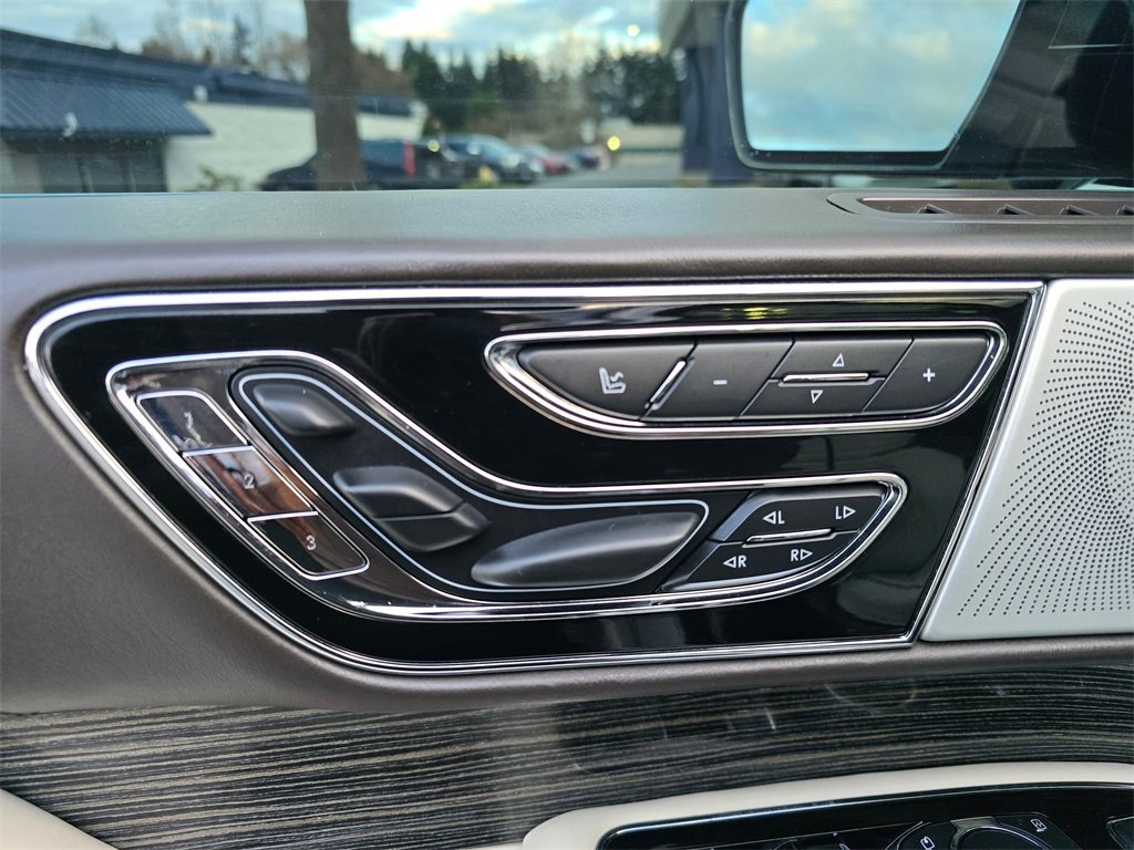 Used 2019 Lincoln Navigator Black Label w/ Cargo Package image 26