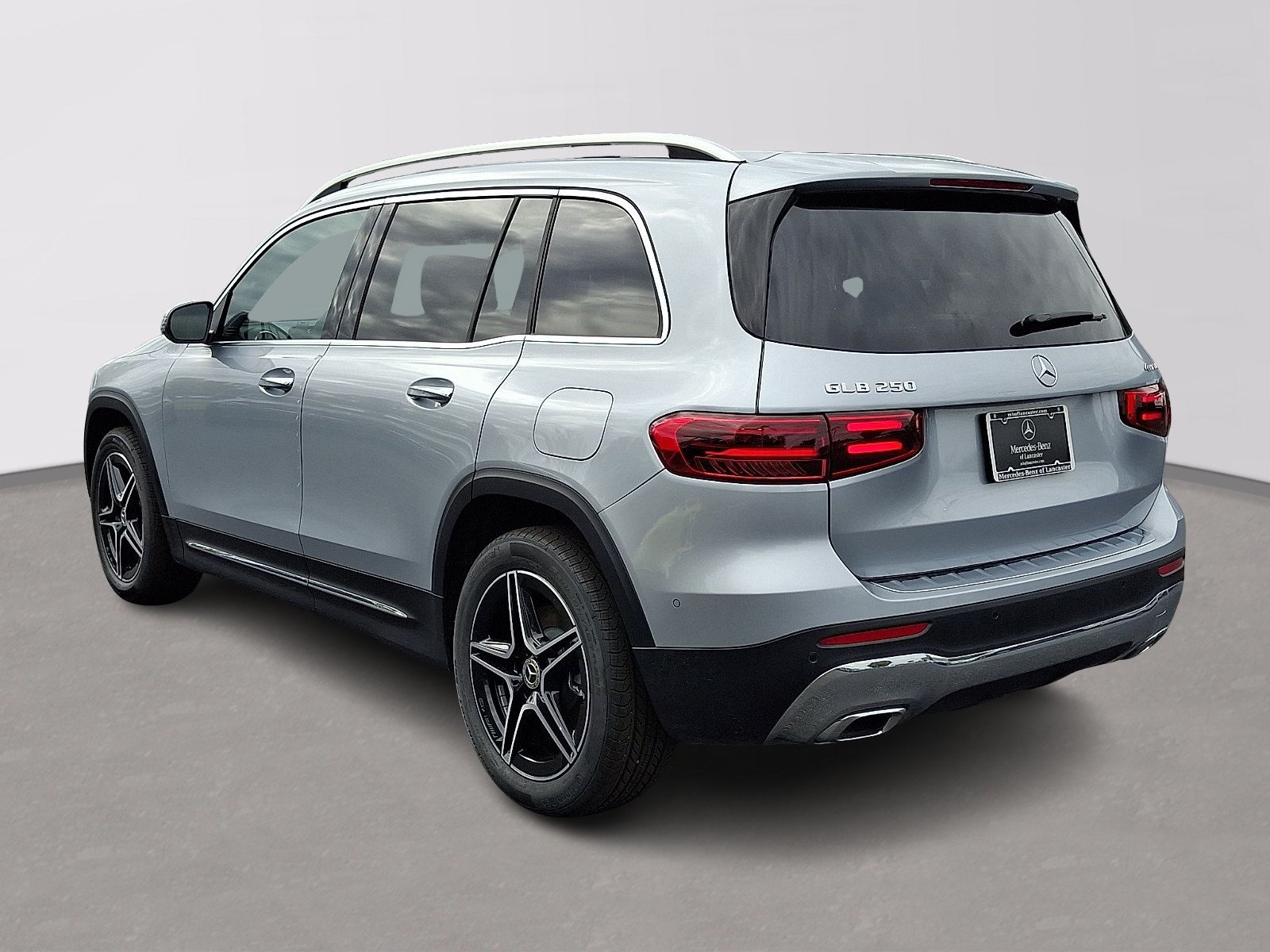 New 2026 Mercedes-Benz GLB 250 4MATIC image 6