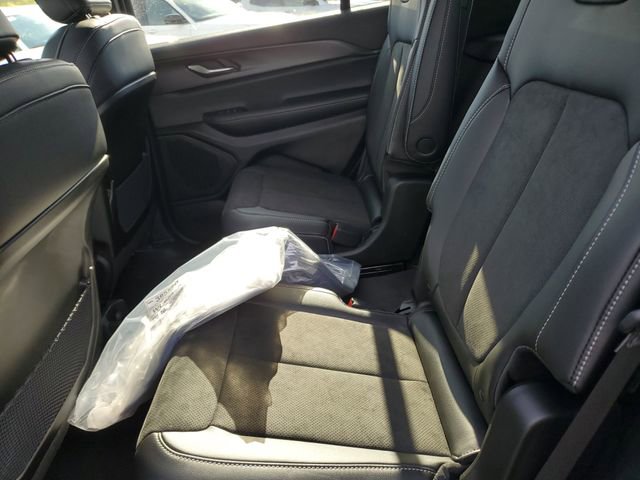New 2025 Jeep Grand Cherokee L Altitude image 16