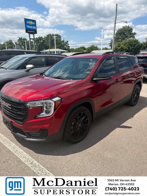 Used 2024 GMC Terrain SLE w/ Driver Convenience Package FWD image 1