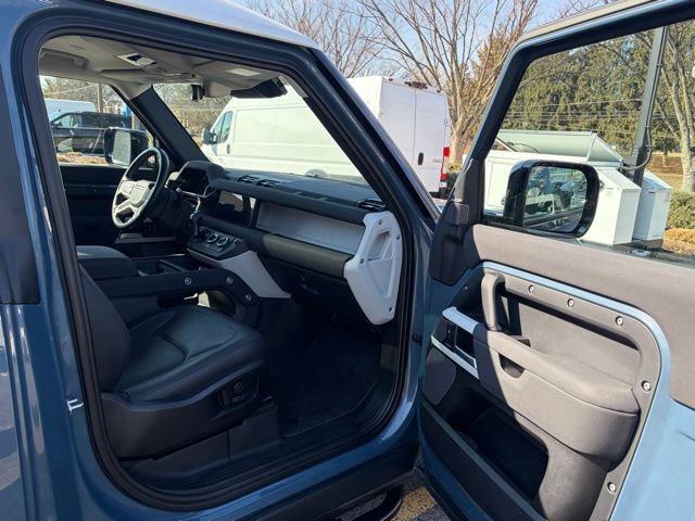 Used 2023 Land Rover Defender 90 S image 26