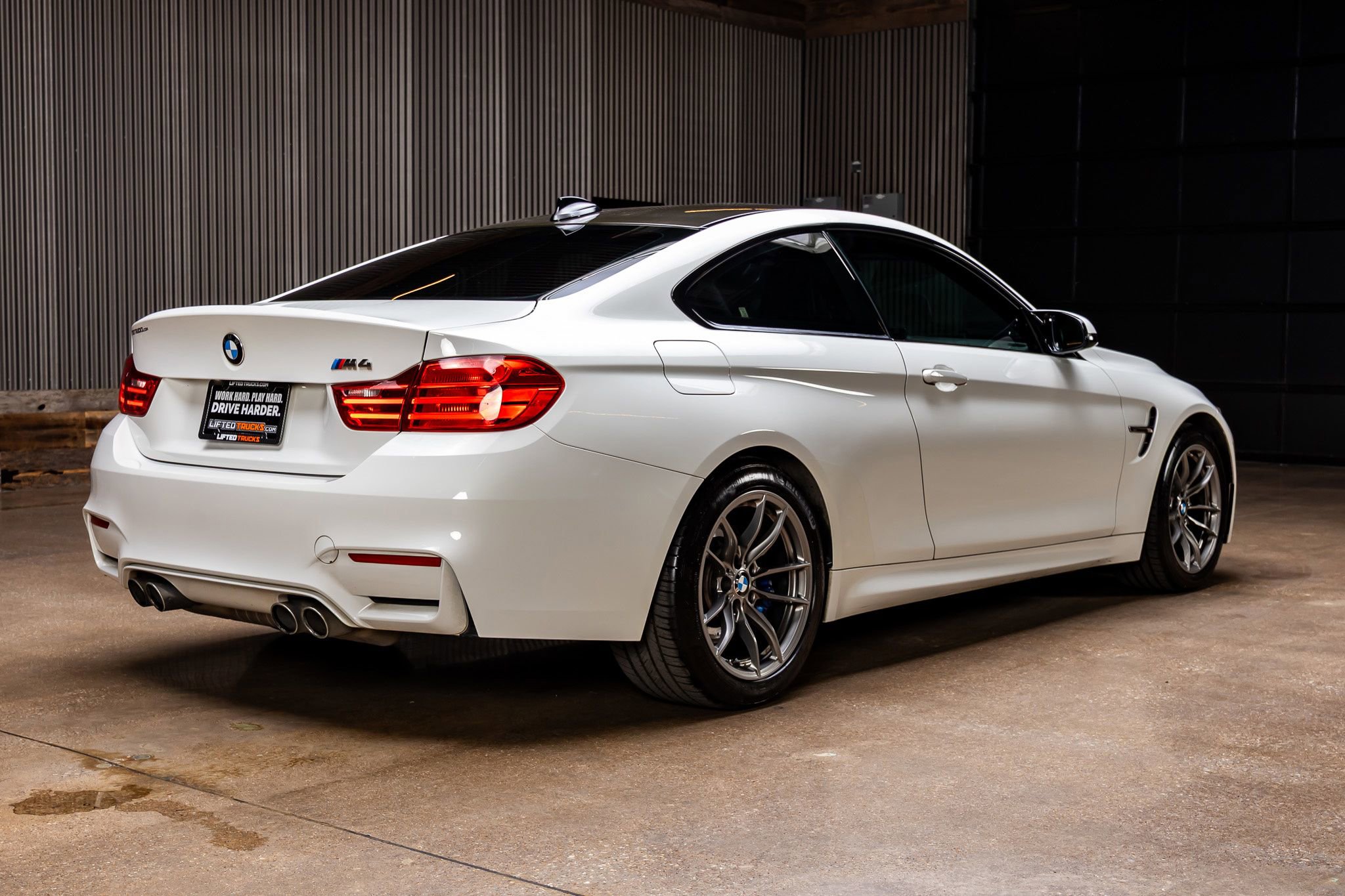 Used 2017 BMW M4 Coupe RWD image 9