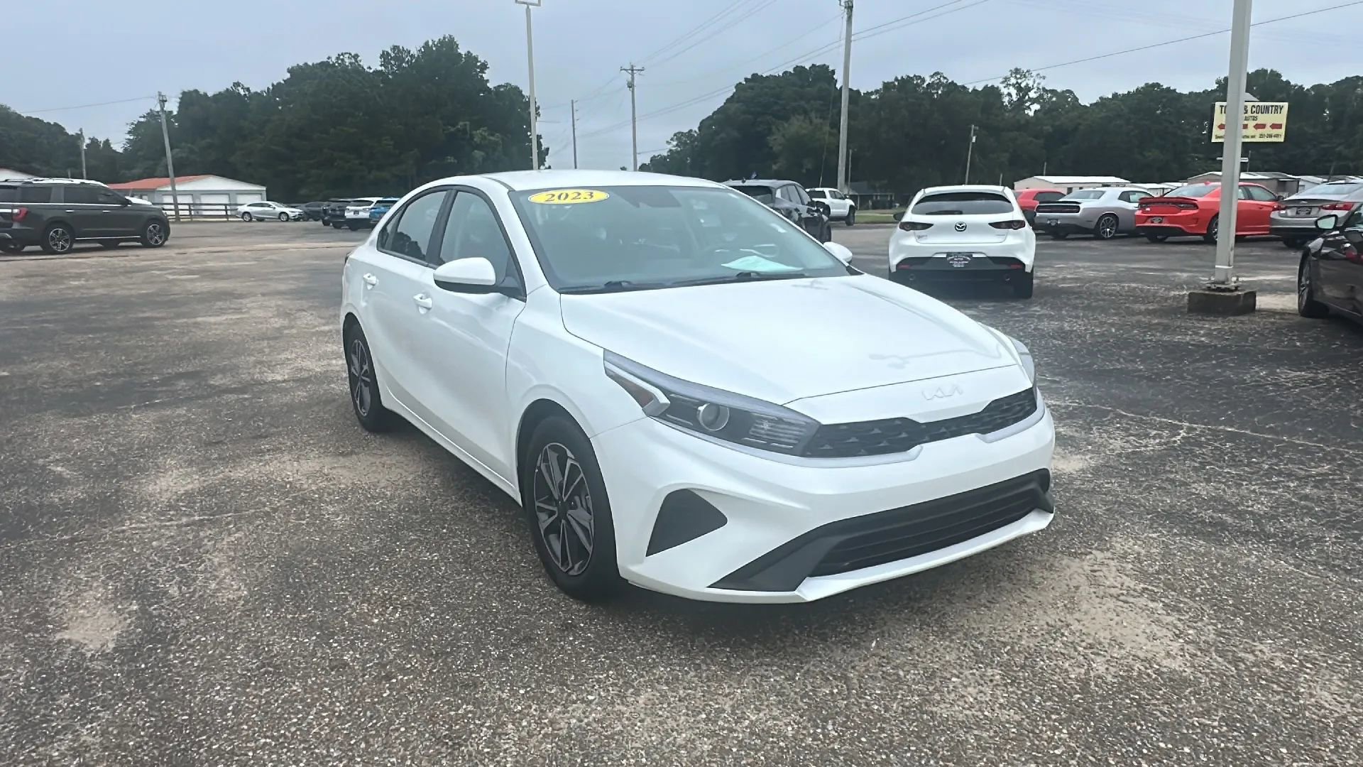 Used 2023 Kia Forte LXS image 3