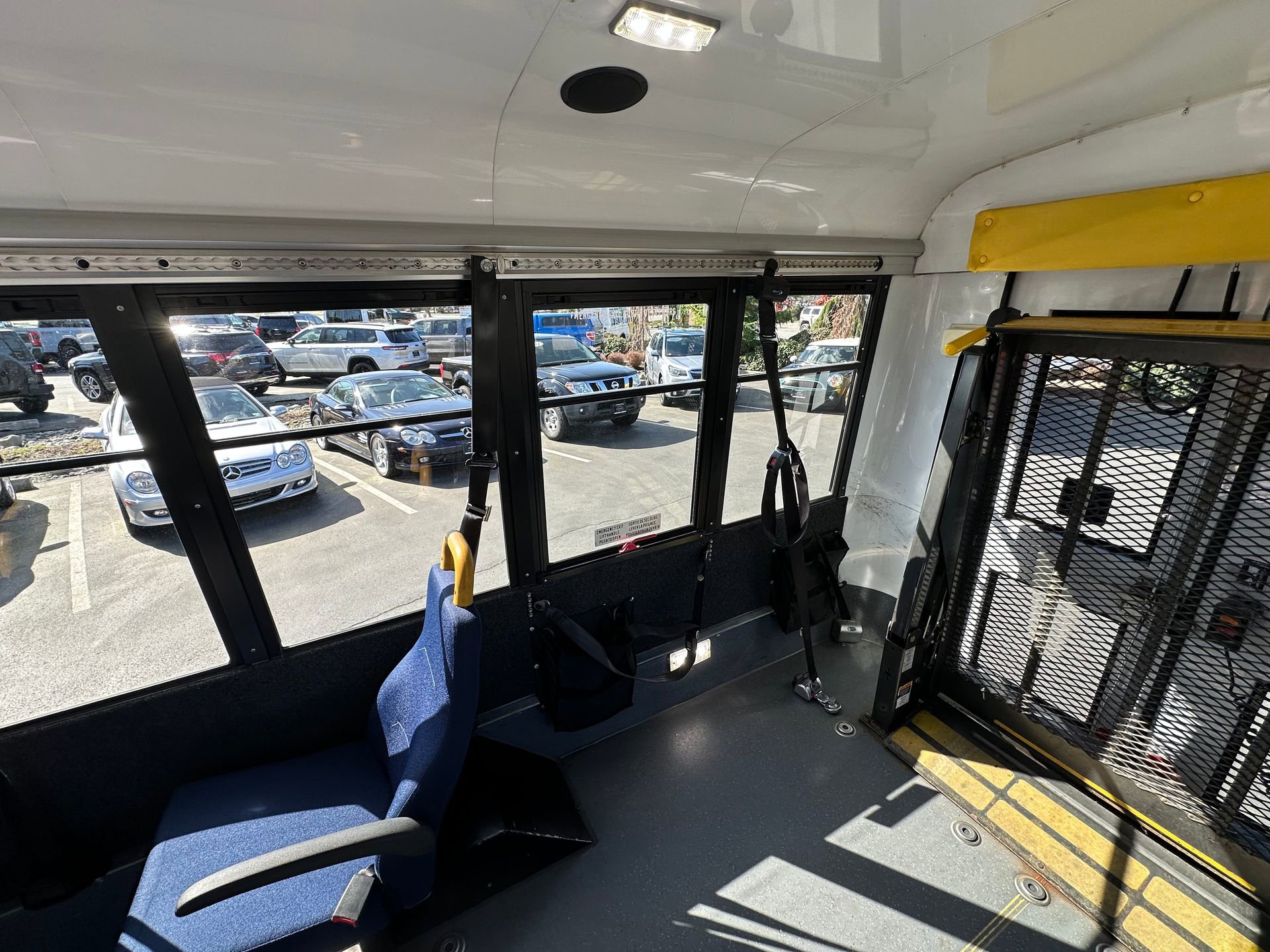 Used 2014 Chevrolet Express 3500 RWD image 14